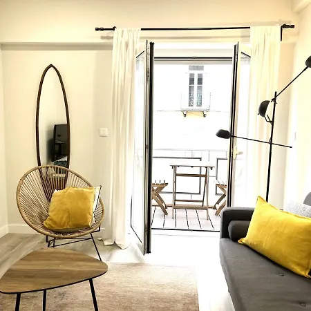 Flh Marques Pombal Flat With Balcony ליסבון