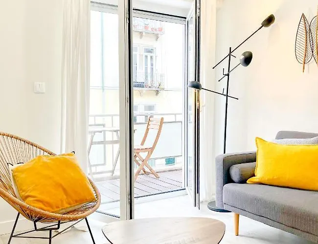 Flh Marques Pombal Flat With Balcony