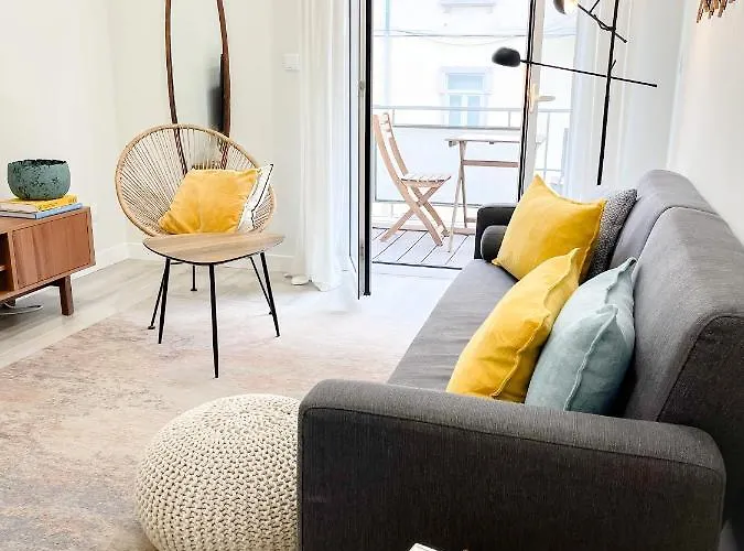 Flh Marques Pombal Flat With Balcony *
