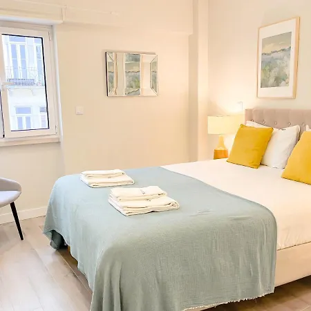 Flh Marques Pombal Flat With Balcony ליסבון
